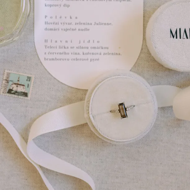 Smoky quartz in gold diamond ring FUME Image