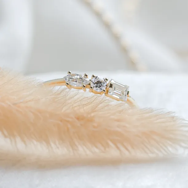 Gold ring with three moissanites AVERY Image