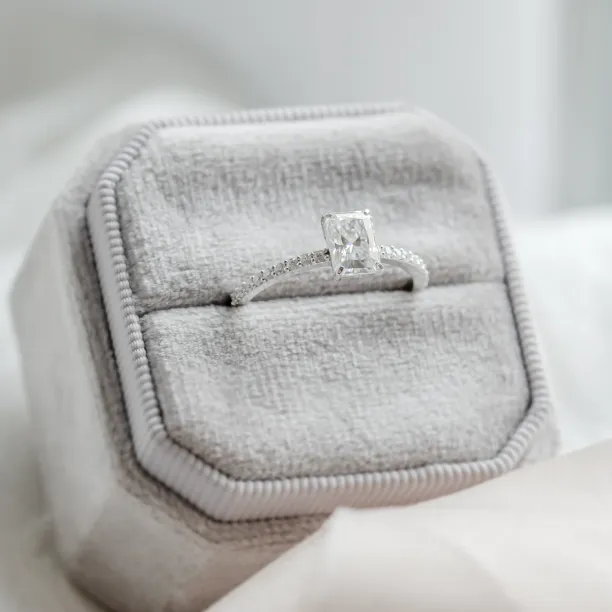 Original engagement ring with moissanites BIBI Image
