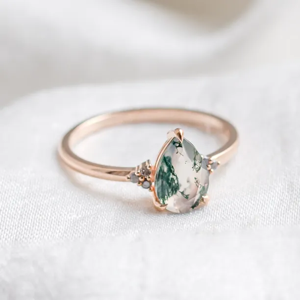 Unusual engagement ring with moss agate and diamonds ALBRUNA Image