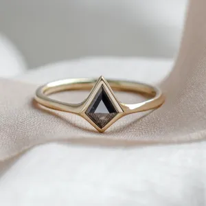 Minimalist engagement ring with salt and pepper diamond ARIZONA Thumbnail