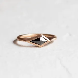 Gold matte ring with kite salt and pepper diamond APEX Thumbnail
