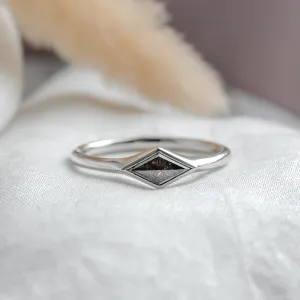 Gold ring with horizontal kite salt and pepper diamond SHAFT Thumbnail