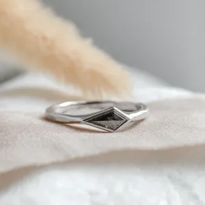 Ring with hammered surface and salt and pepper diamond DART Thumbnail