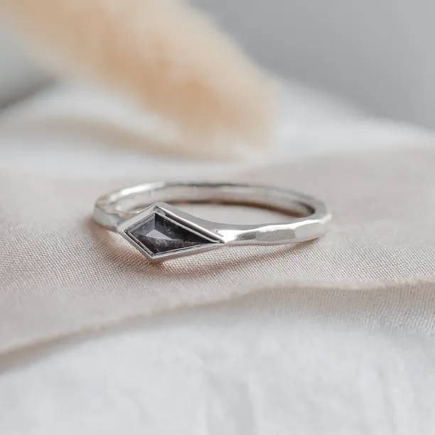 Ring with hammered surface and salt and pepper diamond DART Image