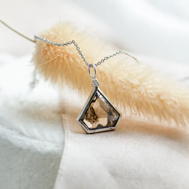 Geometric necklace with shield superman salt and pepper diamond JOE Image