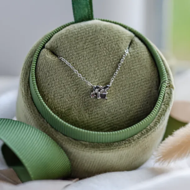 Cluster neklace in gold with salt and pepper diamonds VERO Image