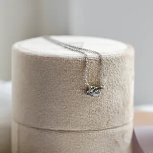 Cluster neklace in gold with salt and pepper diamonds VERO Thumbnail