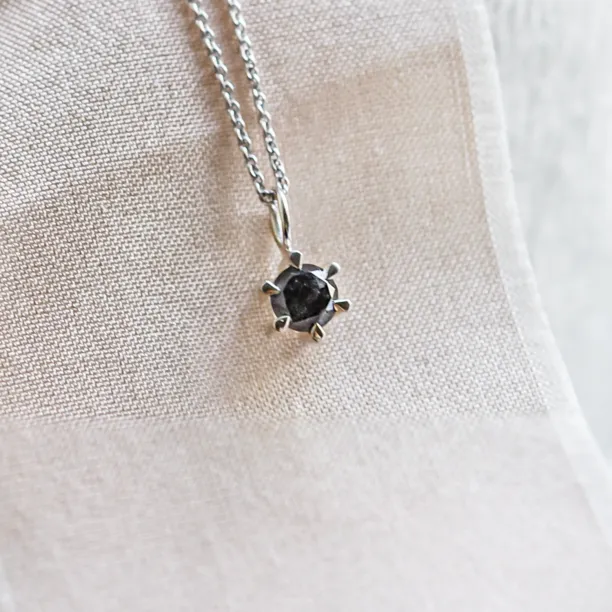 Minimalist necklace with salt and pepper diamond KAI Image