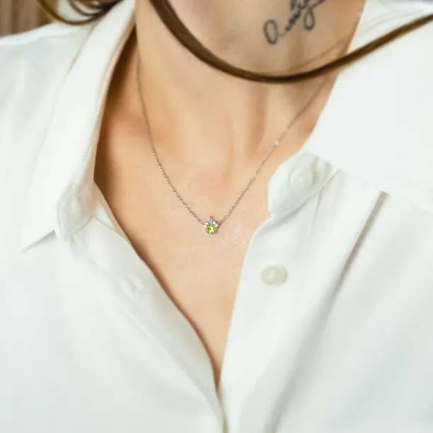Gold necklace with peridot and diamonds LIME Image