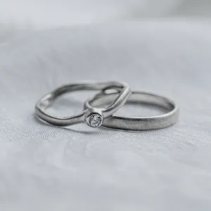 Curved wedding rings with diamond ONDA Thumbnail