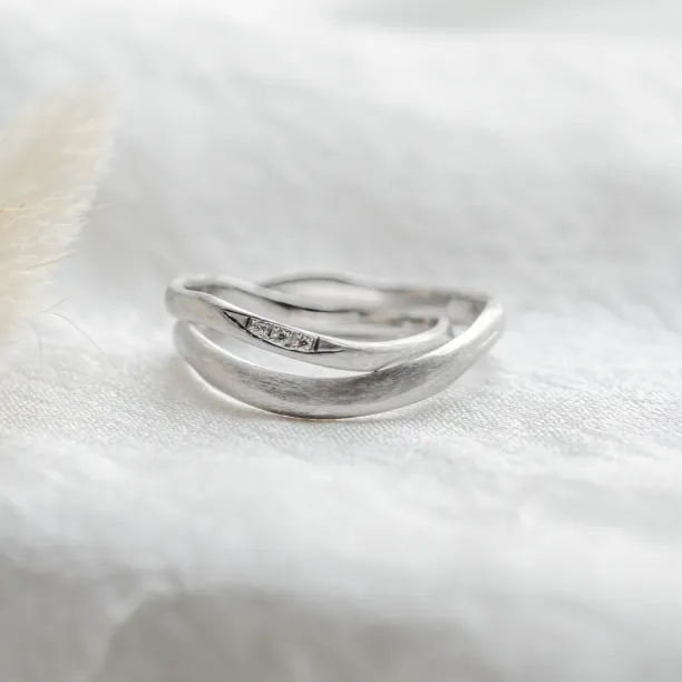 Matte organic wedding rings with diamonds FLUME Image