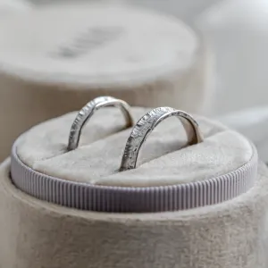 Gold wedding bands with rustical surface STRETTA Thumbnail