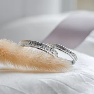 Gold wedding bands with rustical surface STRETTA Thumbnail