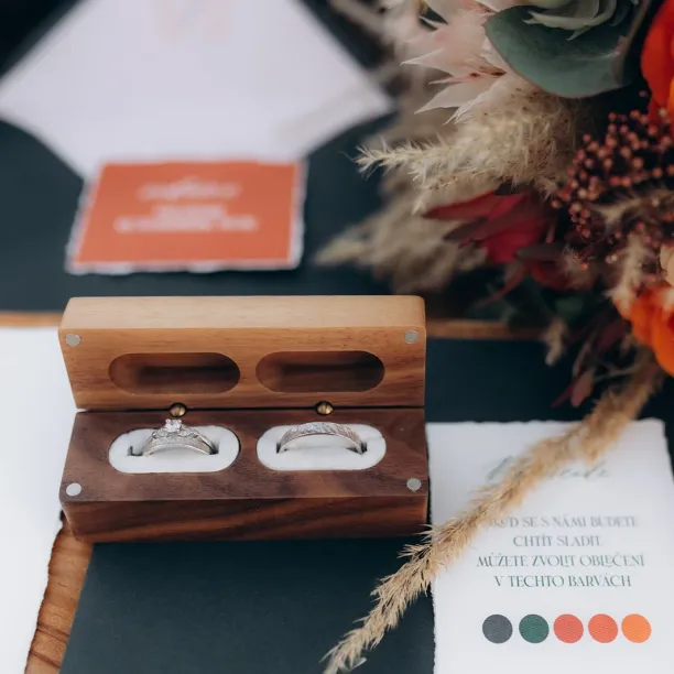 Atypical wedding rings with unusual surface TAMPERE Image