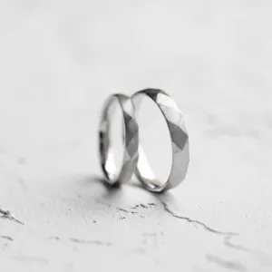 Hammered wedding rings BRITTON Thumbnail