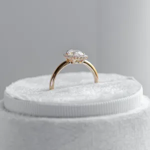 Halo engagement ring with oval moissanite BLANC Thumbnail