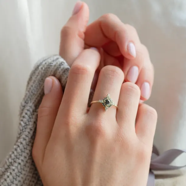Engagement cluster ring with salt'n'pepper diamonds FERRARA Image