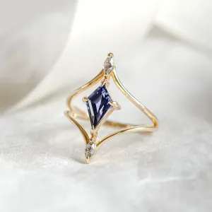 Gold split shank ring with lab grown sapphire ISTRIA Thumbnail
