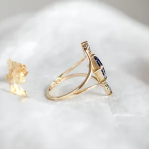 Gold split shank ring with lab grown sapphire ISTRIA Thumbnail