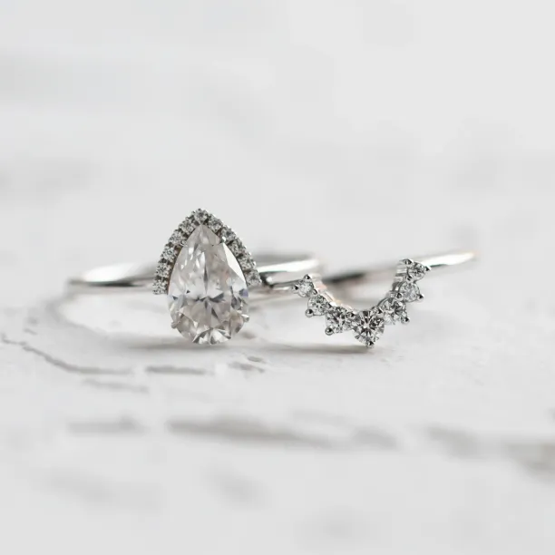 Diamond curved wedding band GEORGIA Image