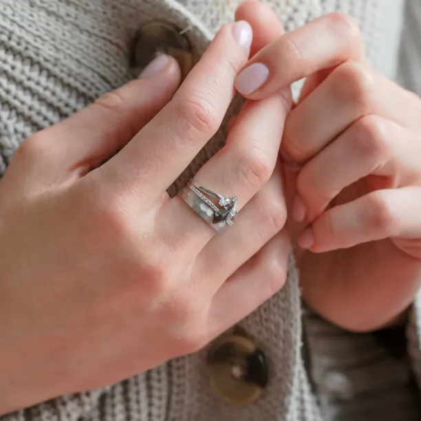 Engagement set of tree rings with salt and pepper diamonds ZERIX Image