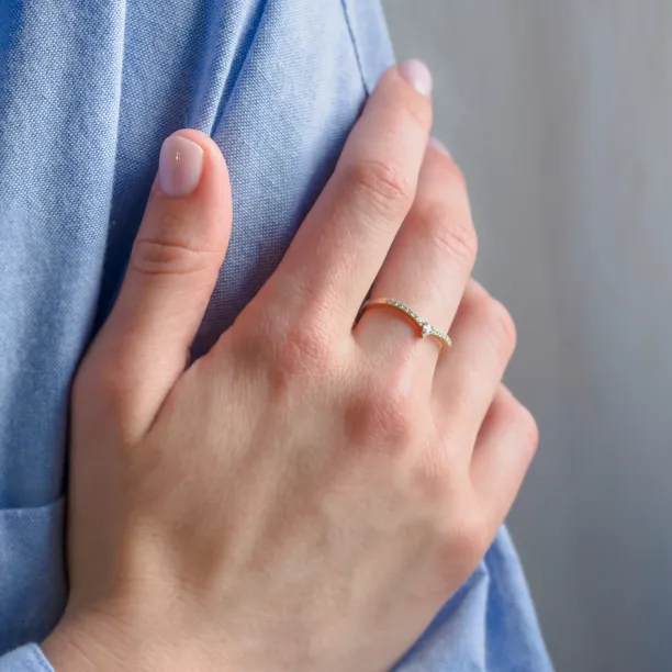 Curved wedding ring with moissanites PARLOR Image