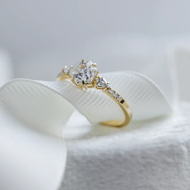 Unusual engagement ring with moissanites MAJESTY Image