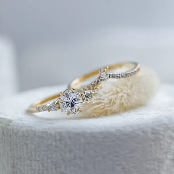 Elegant wedding set with moissanites HARPER Image