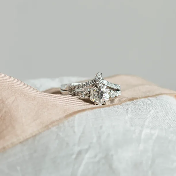 Elegant wedding set with moissanites HARPER Image