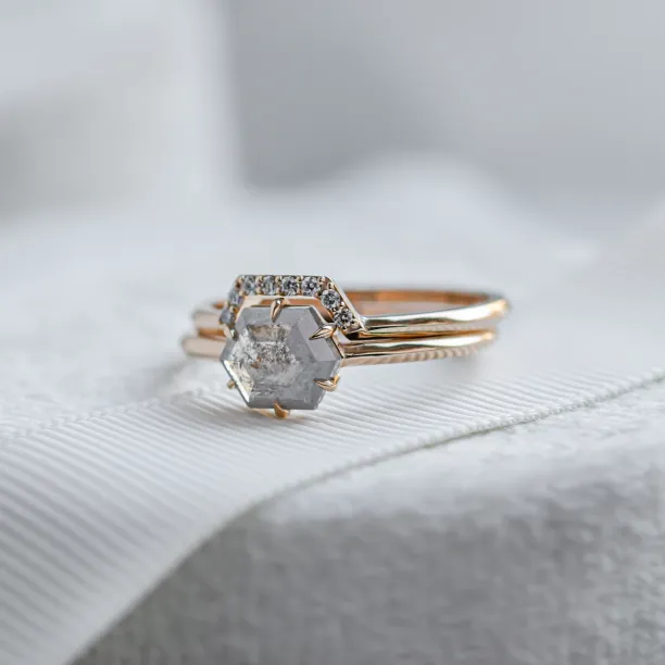 Wedding set of rings with salt'n'pepper diamonds POET Image