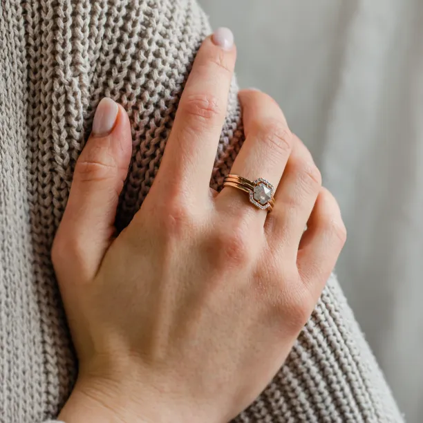Wedding set of rings with salt'n'pepper diamonds POET Image