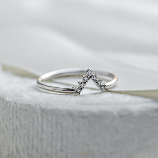 Diamond curved wedding ring REGGIANA Image