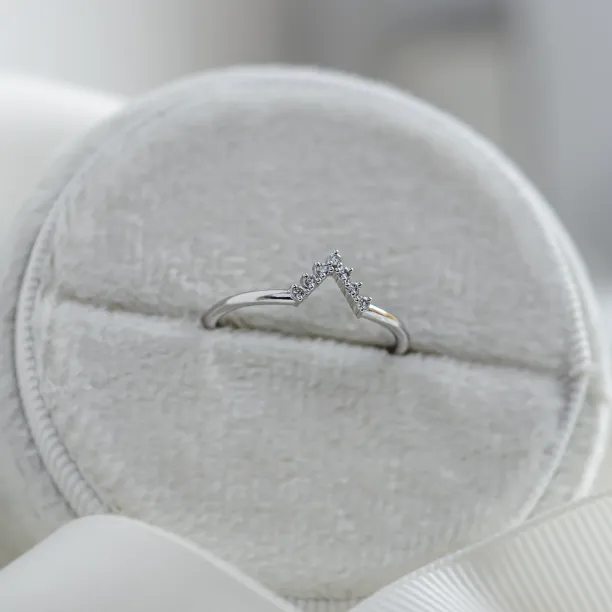 Diamond curved wedding ring REGGIANA Image