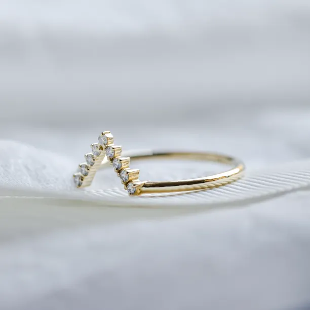 Curved diamond wedding ring REGGIO Image