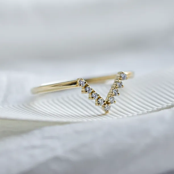 Curved diamond wedding ring REGGIO Image