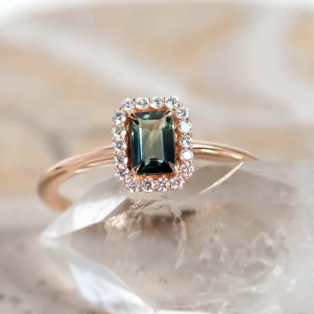 Halo gold ring with teal baguette sapphire and diamonds CELADON Image