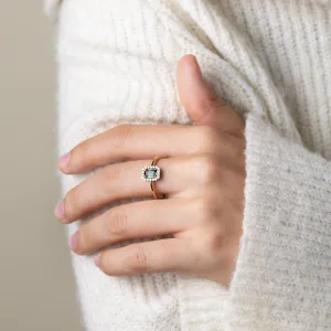 Vintage ring with teal baguette sapphire and diamonds FROST Thumbnail