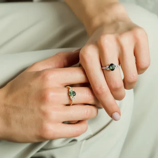 Vintage engagement ring with green sapphire and diamonds CADET Image