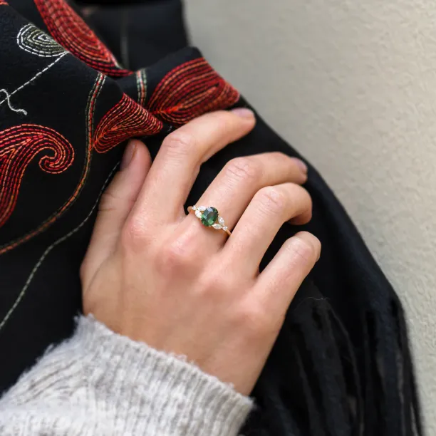 Vintage engagement ring with green sapphire and diamonds CADET Image