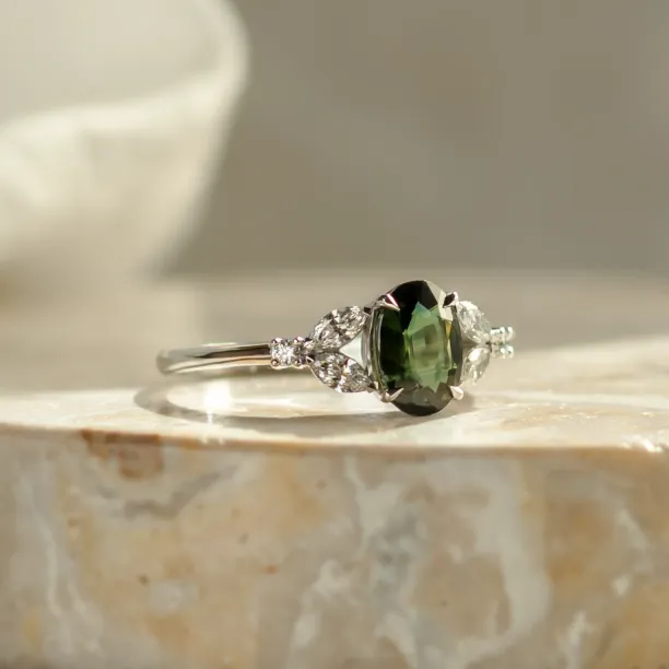 Vintage engagement ring with green sapphire and diamonds CADET Image