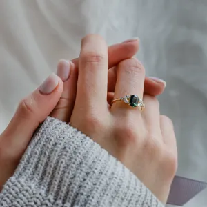 Vintage engagement ring with green sapphire and diamonds CADET Thumbnail
