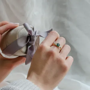 Vintage engagement ring with green sapphire and diamonds CADET Thumbnail