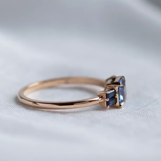 Art deco gold ring with teal and blue sapphires CHELSEA Image