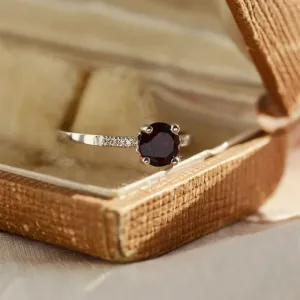 Engagement ring with garnet and diamonds OLLIE Thumbnail