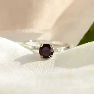 Engagement ring with garnet and diamonds OLLIE Thumbnail