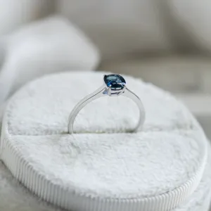 Gold ring with cushion blue sapphire NEEL Thumbnail