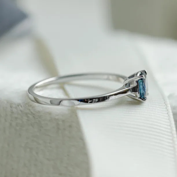 Gold ring with cushion blue sapphire NEEL Image