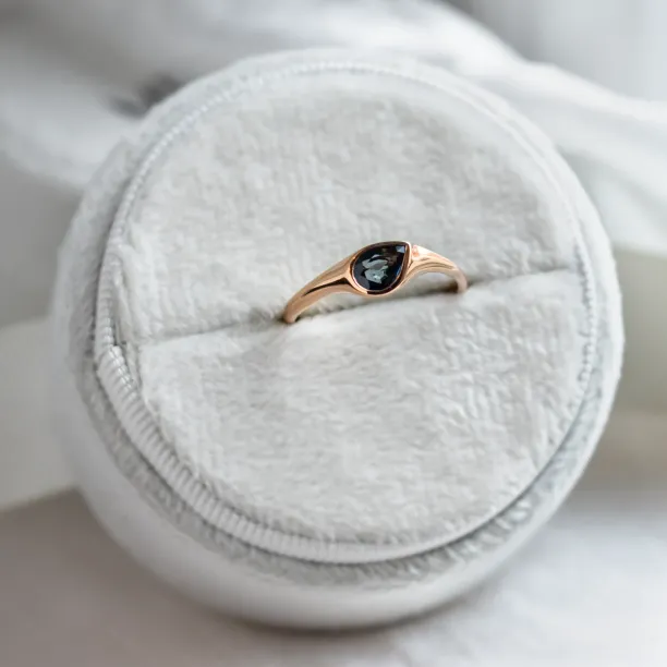 Gold ring with pear blue sapphire DREW Image