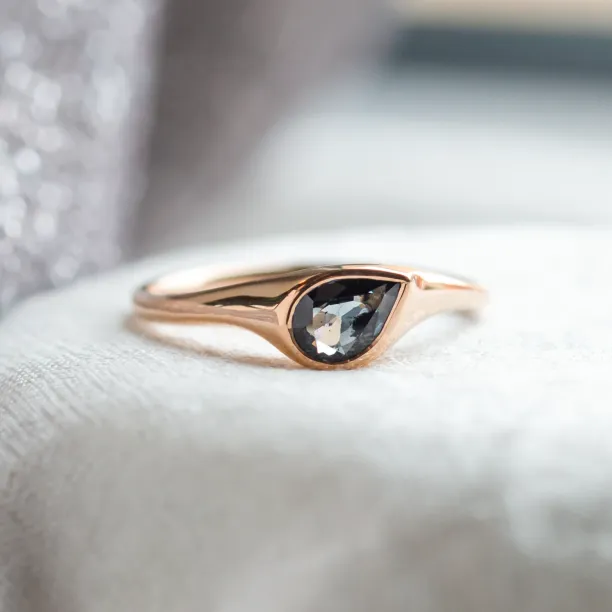 Gold ring with pear blue sapphire DREW Image